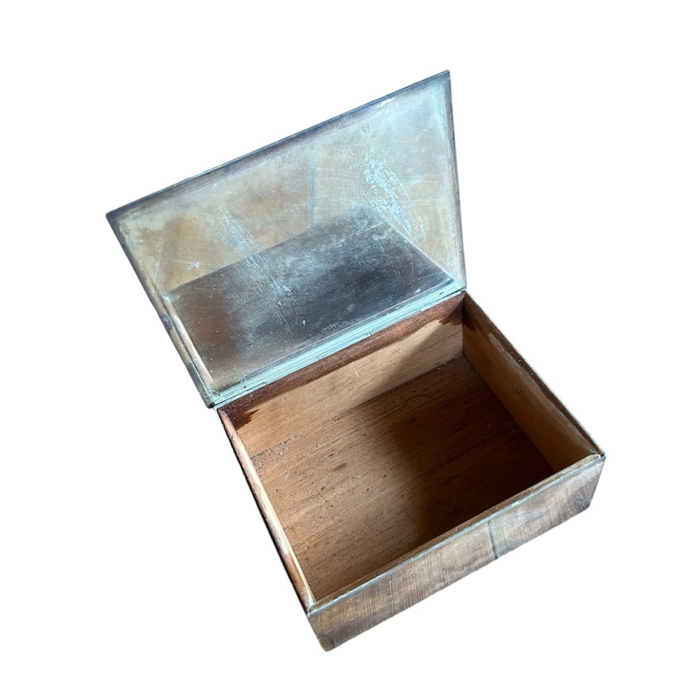 Vintage Tiffany and Co Sterling Silver Box with Mirror - Picture 7 of 11